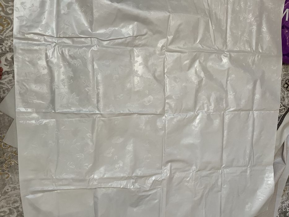 Продам клеенчатую скатерть