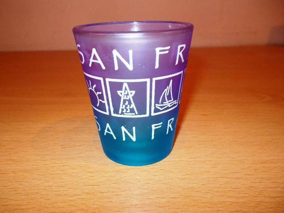 Сувенирни чашки от различни градове