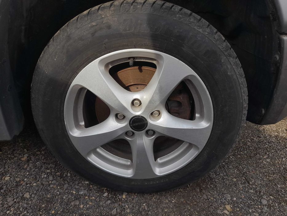 На части! Mitsubishi Outlander 2.4 i 16V 4WD
