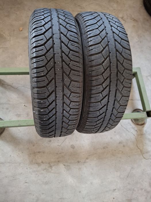 2 Anvelope de iarnă 185 65 r15 Semperit