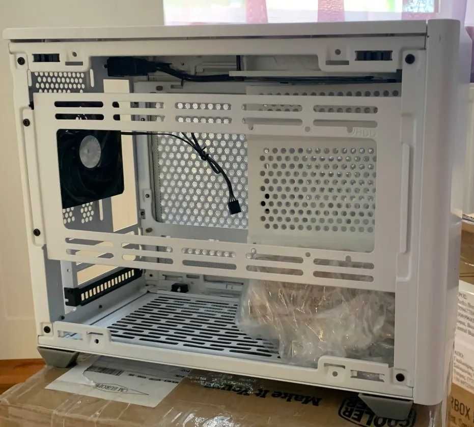 Cooler Master MasterBox NR200 White