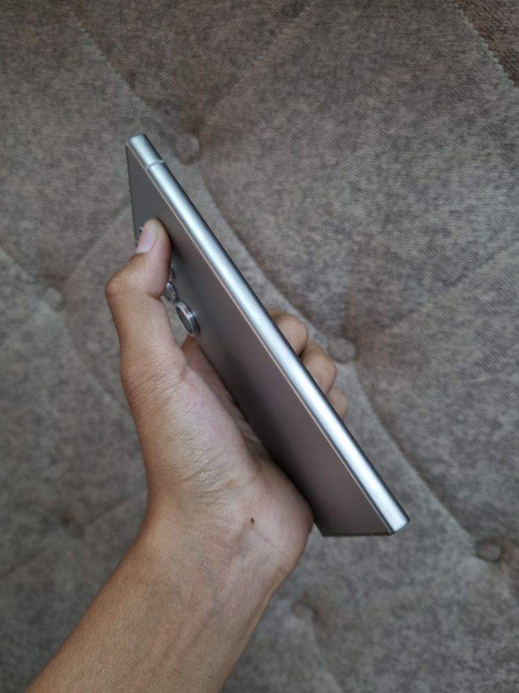 Samsung galaxy s24 ultra 5G 12/256gb holati 10/10 ideal