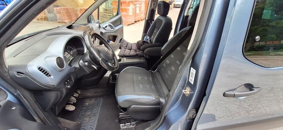 Здравейте колеги, продавам Citroen Berlingo XTR