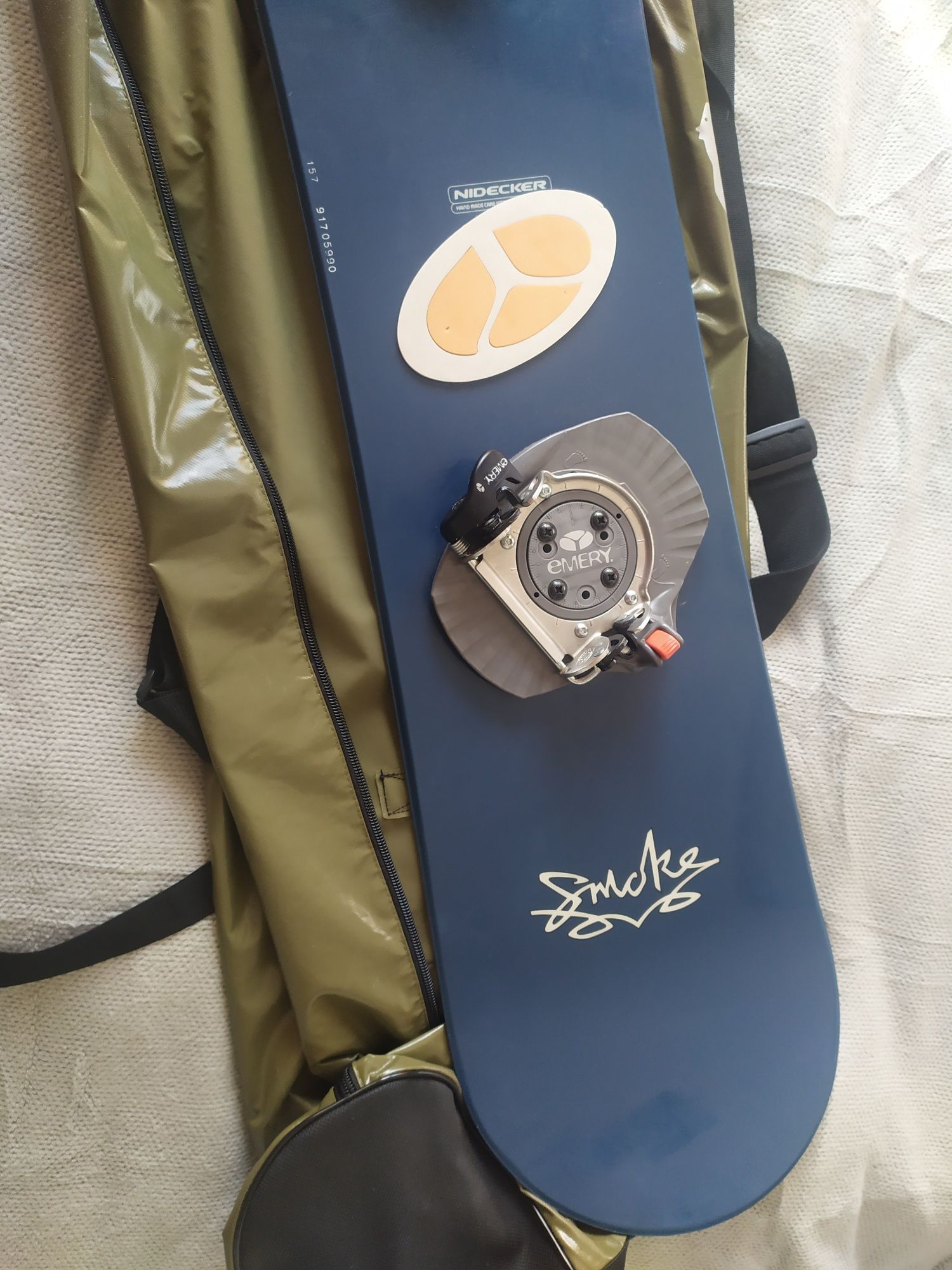 Placă snowboards CME Emery Nidecker de 157 și buti Nr 42. Nou in husă