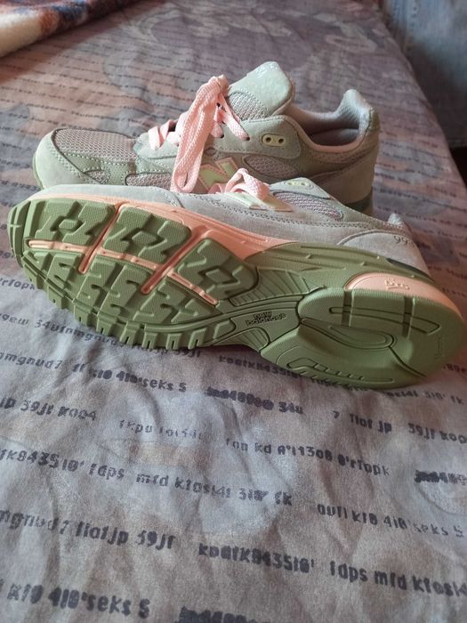 Маратонки  New Balance