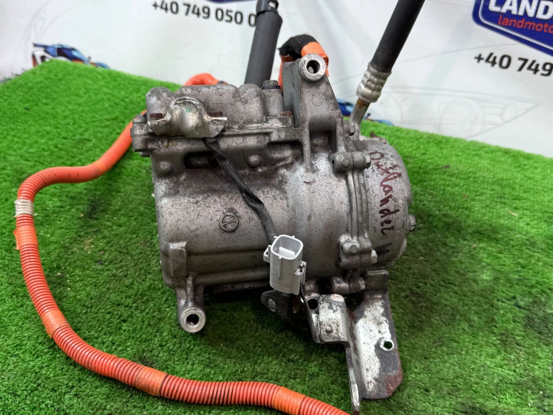 COMPRESOR AC MITSUBISHI OUTLANDER 3 2.0 BENZINA + ELECTRIC 2016 COD OEM 7813A378 2016-2021