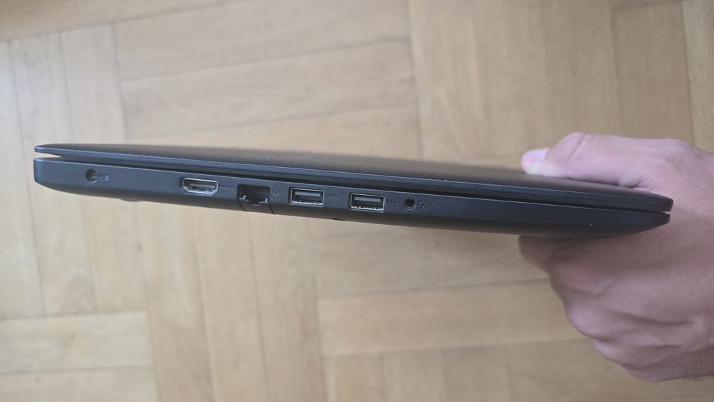 Dell Vostro 3590 15.6" i5-10210U 16GB RAM 256GB SSD