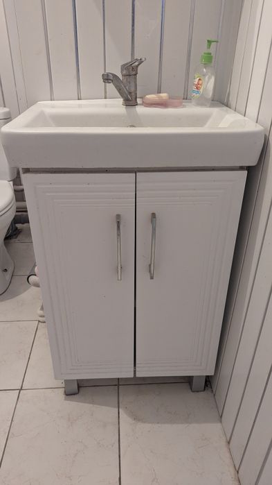 Раковина с тумбой