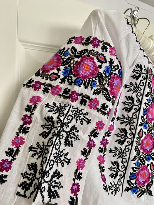 Ie deosebita, fabuloasa, fetita, marimea 8 ani, noua, bumbac