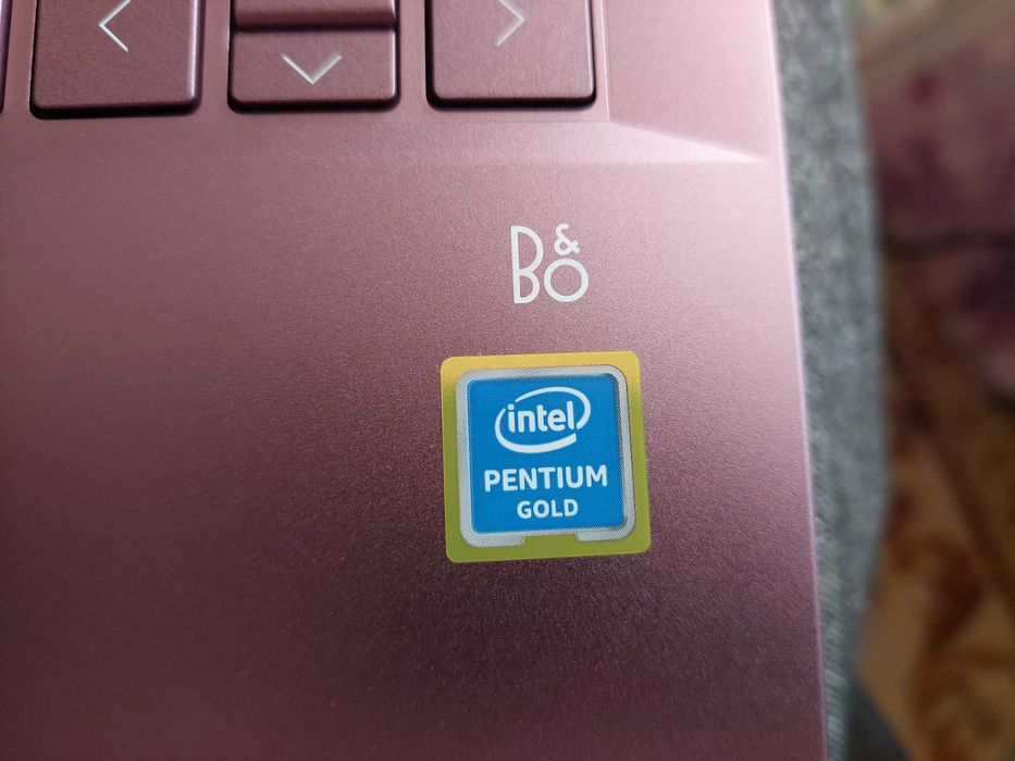 Laptop HP i5,  2,3GHz, 128 GB SSD, 8 GB RAM ,Audio Bang & Olufs, touch