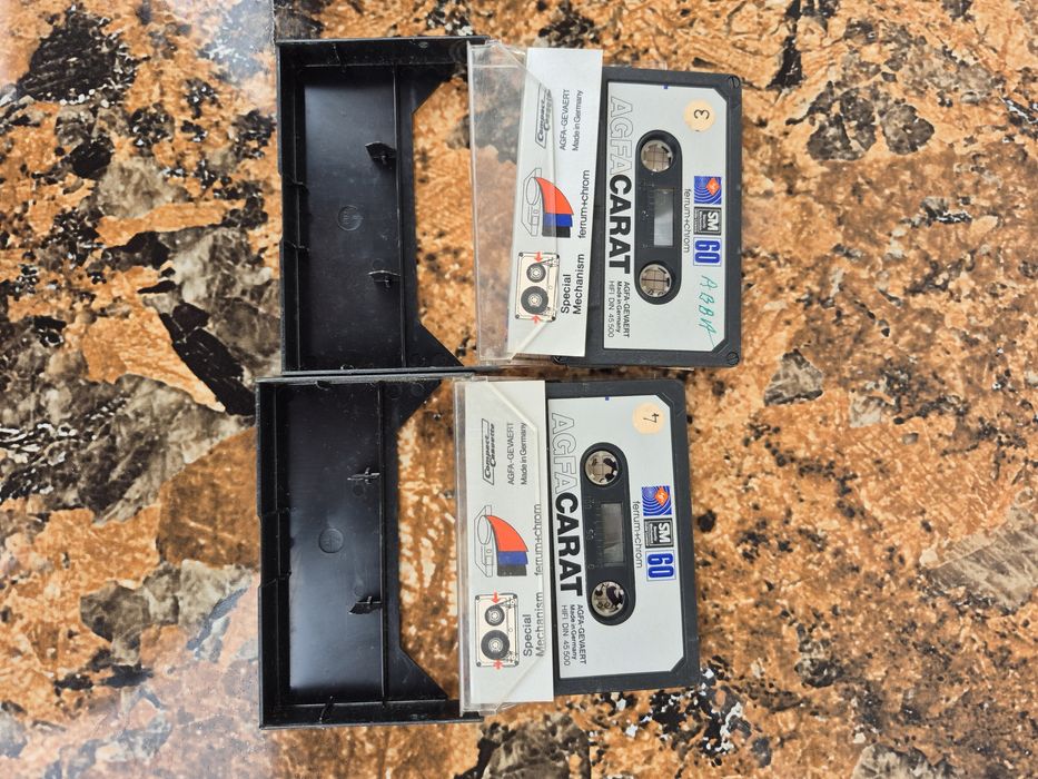 Vând 9 casete audio originale marca Agfa de 60 minute cu muzica mixta