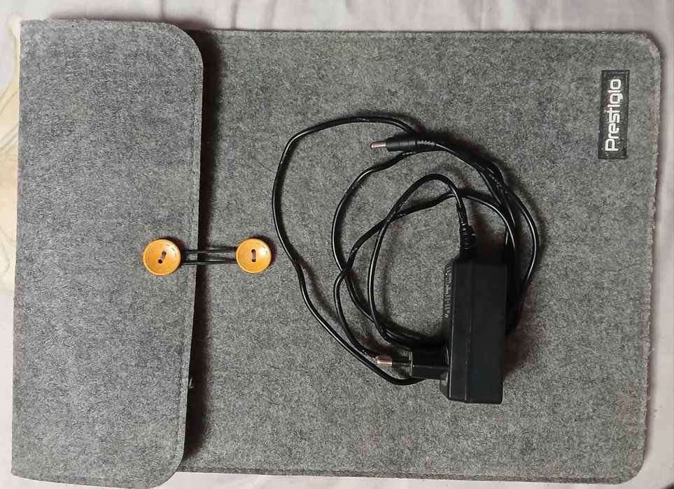 Laptop/smartbook Prestigio 133 c4