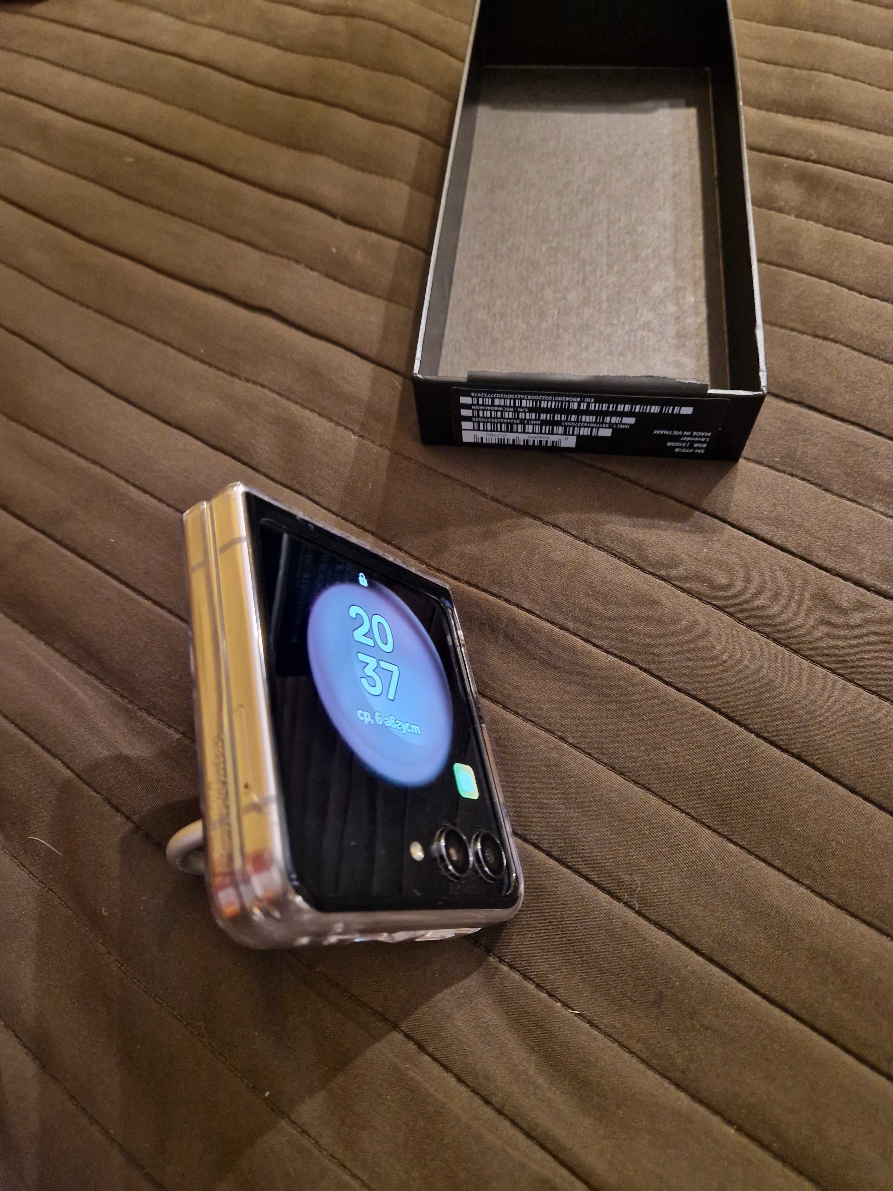 Samsung Galaxy Z Flip 5, 512 MB - 650 лв.