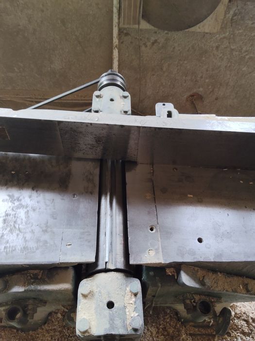 Vând abric tâmplărie