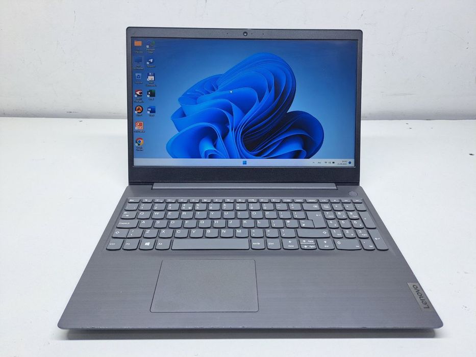 Lenovo V15 G1.