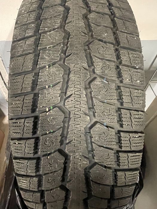 Зимни гуми Toyo Observe 265/65/18