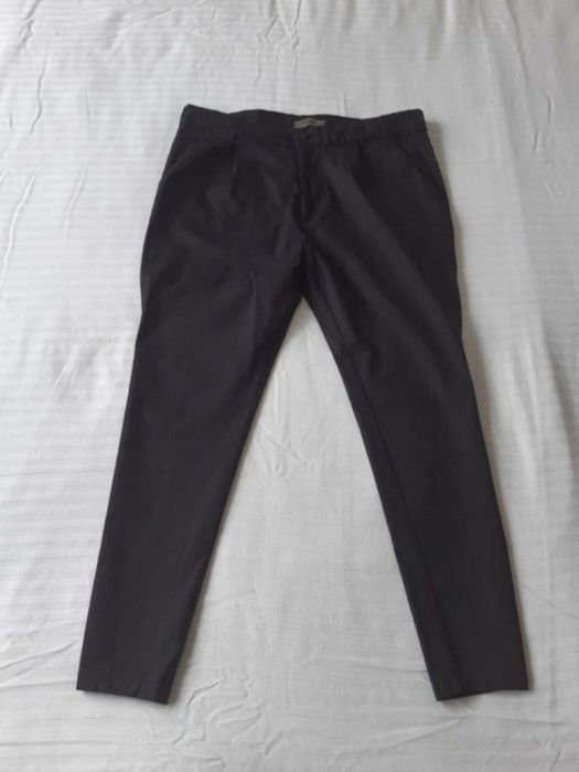 Pantaloni eleganti .