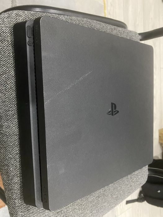 Игровая приставка PS 4 slim