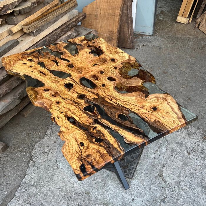 Маса от орех с епоксидна смола / луксозни маси по поръчка