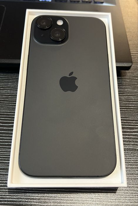 Като нов!! iPhone 15 / black / 512 gb