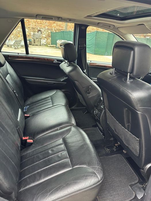 Dezmembrez mercedes ml320