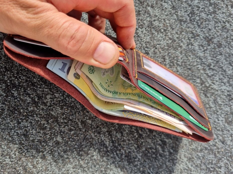 Portofel hand made, din piele, pentru bărbați