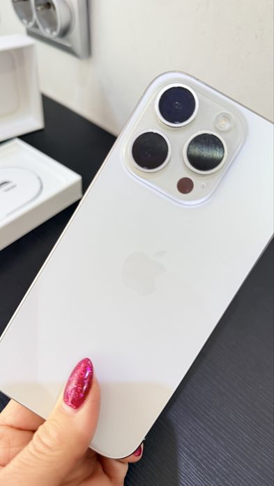 i phone 15 pro  с документи