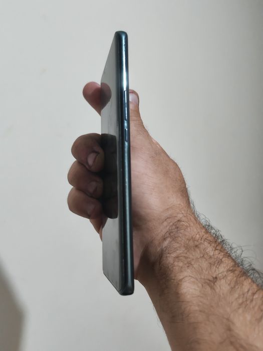 Honor x9B holati ideal