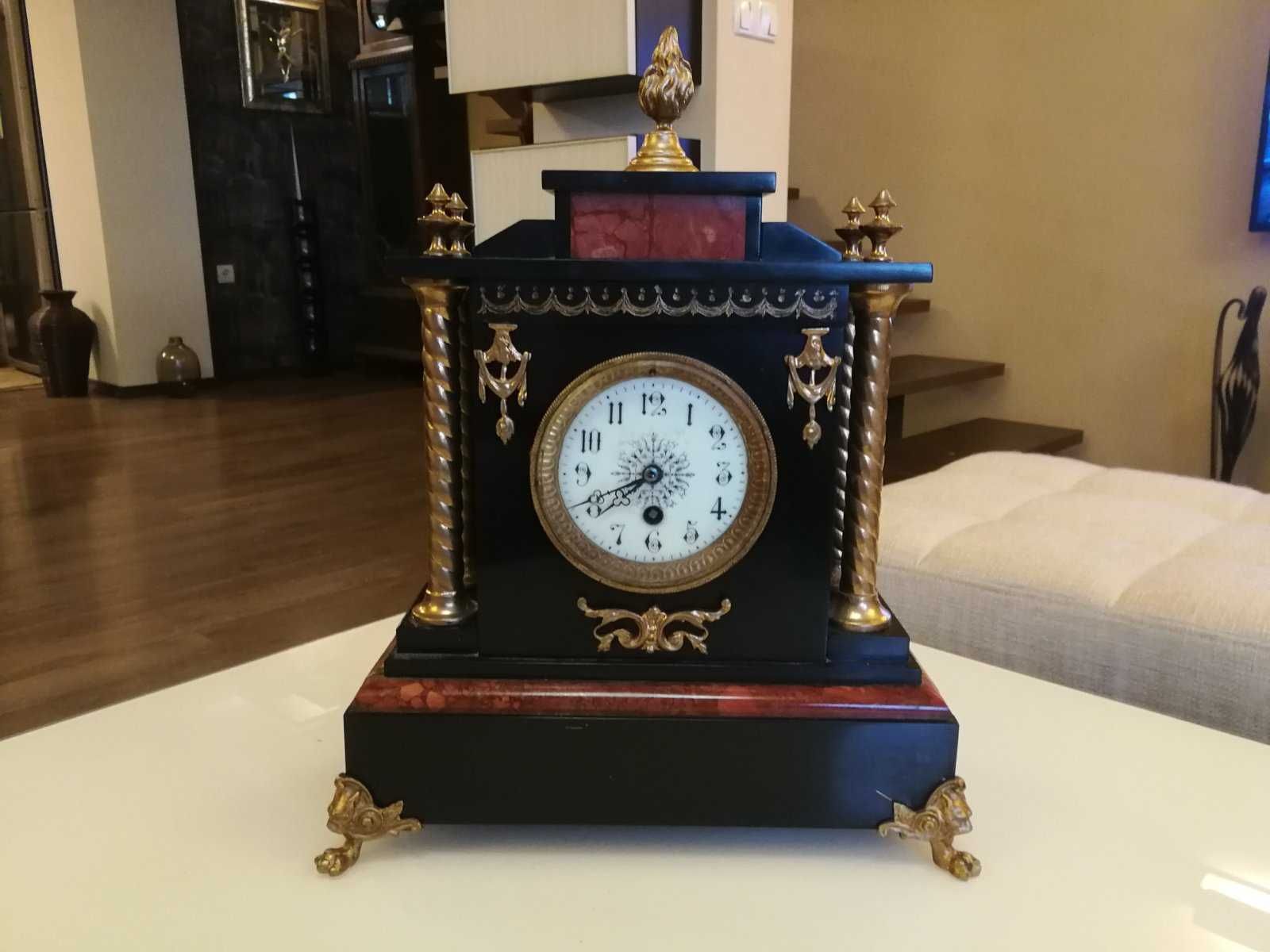 Старинен, френски каминен часовник
