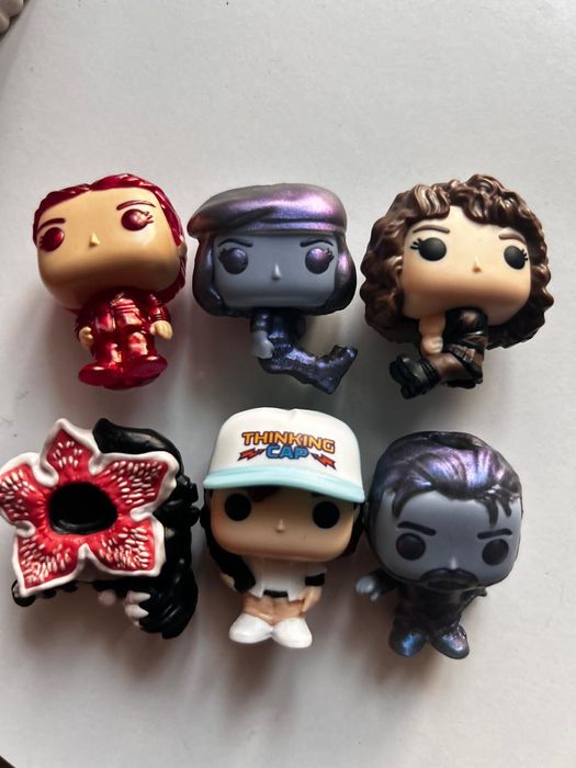 Фигурки очень странные дела