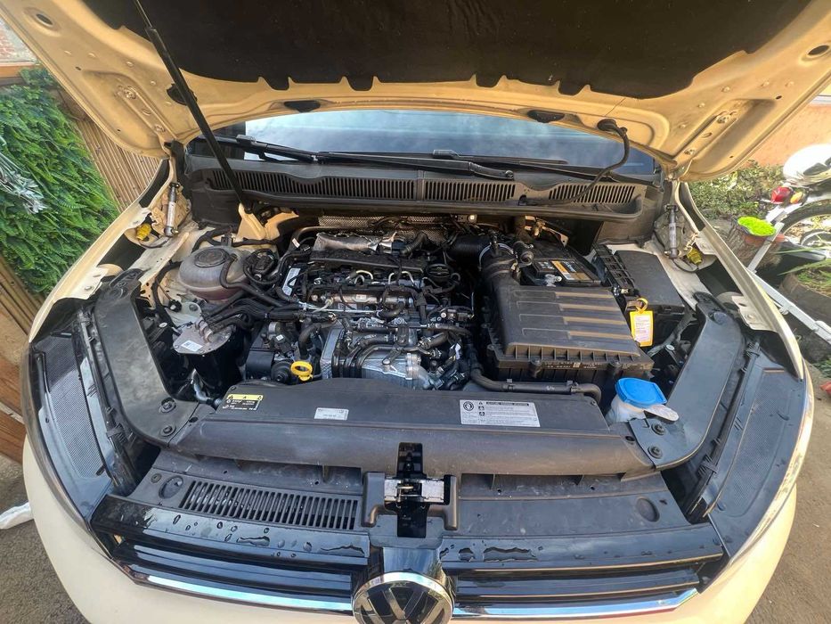 Продавам VW Touran 2.0 TDI 2019 DSG 116 к.с.