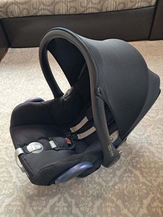 Maxi Cosi Cabriofix + isofix base