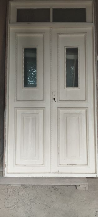 Eski eshik rom sotiladi