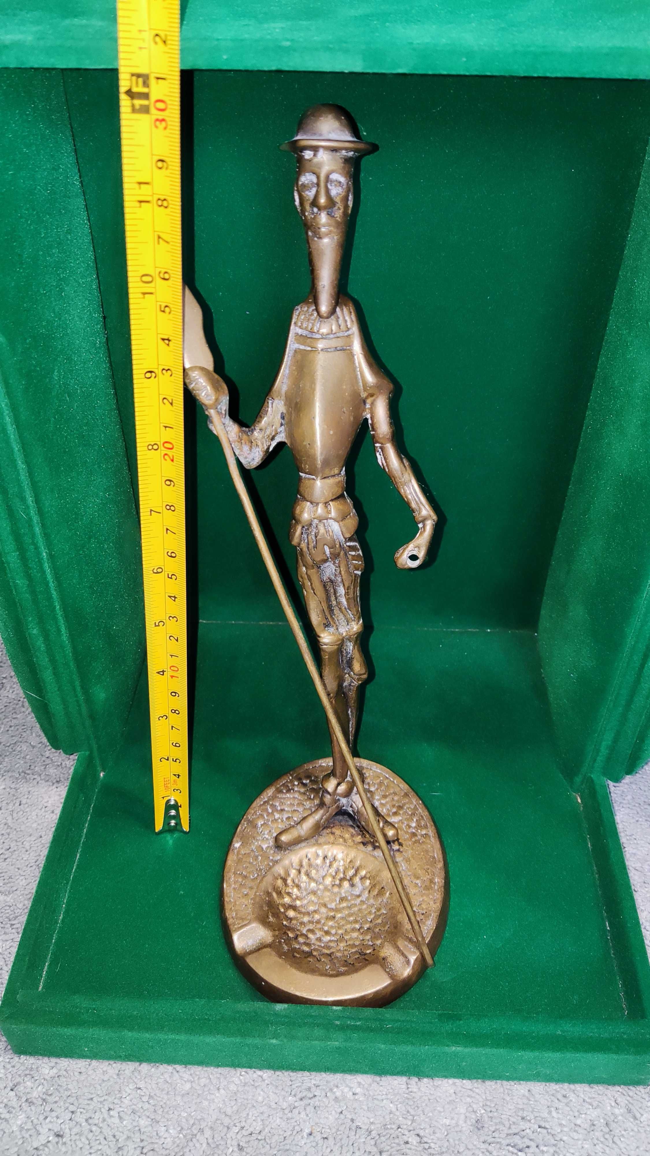 Statueta veche din bronz masiv