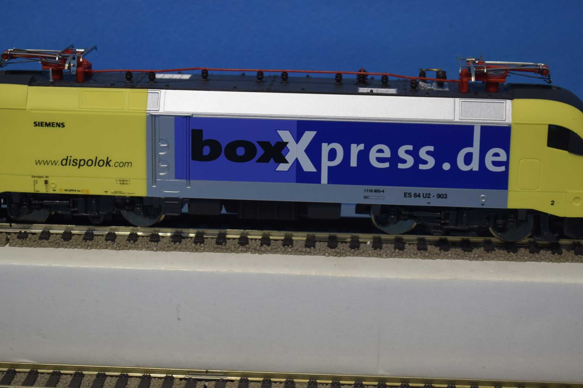 Locomotiva Taurus marca Piko scara ho