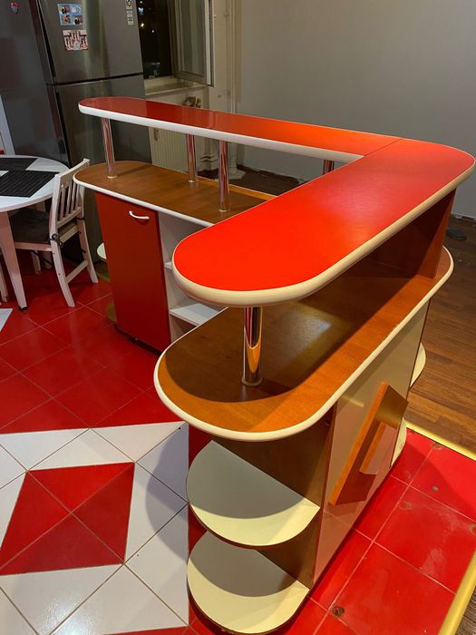 Bar / insulă de bucătărie modernă