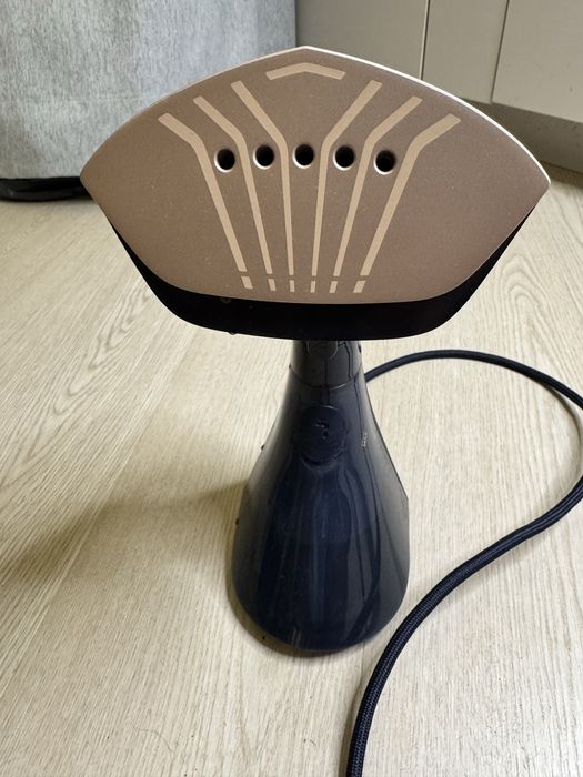 Philips GC810/20 OptiTemp, Fier de calcat cu aburi vertical, ca nou