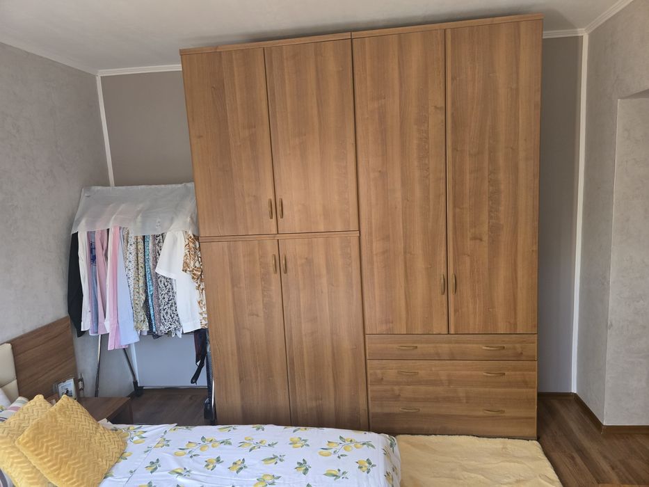 Vând mobila dormitor fabricatie ITALIA (dressing/dulap,comoda TV,pat)