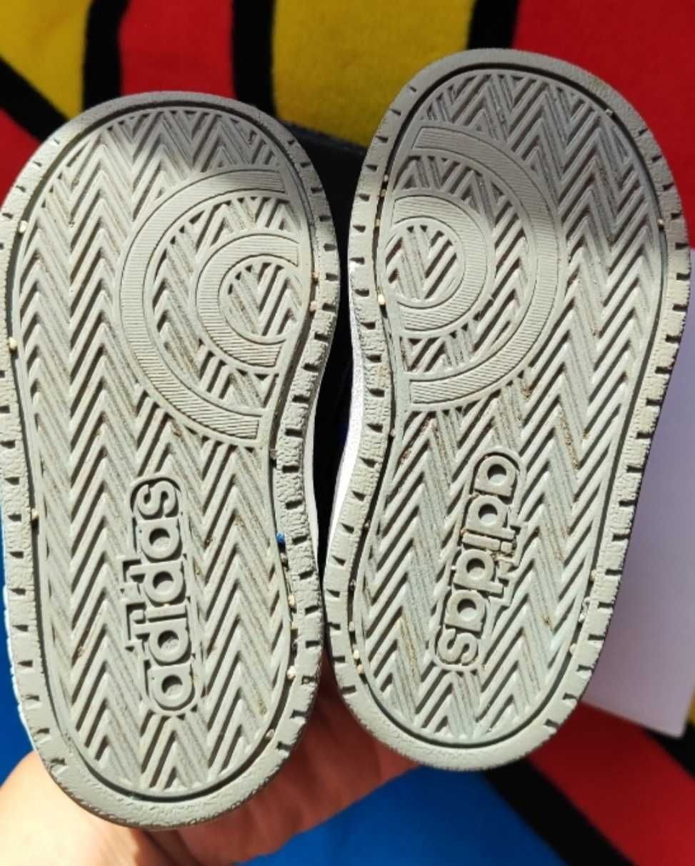 Adidas обувки, номер 22