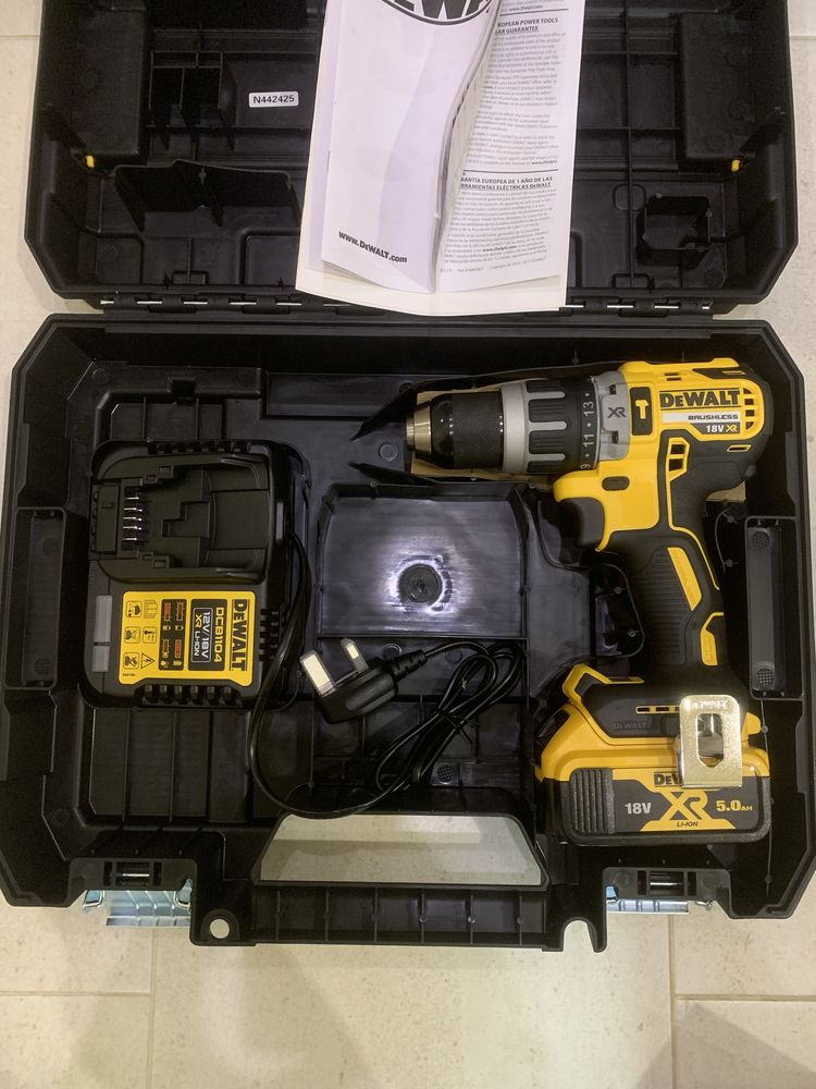 Винтоверт Dewalt DCD796N