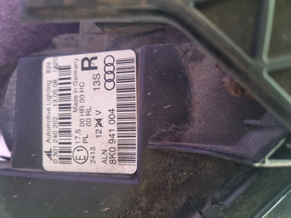 far dreapta audi A4 B8 fără  xenon
