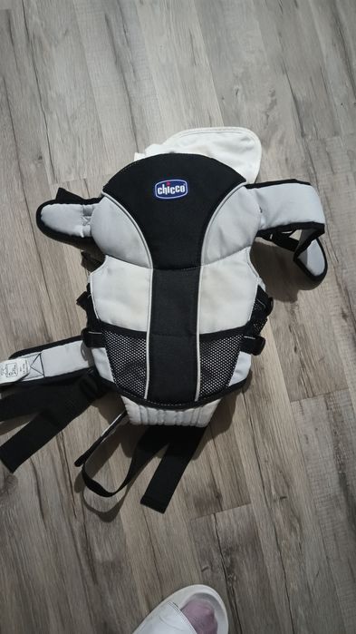 Vând port bebe Chicco