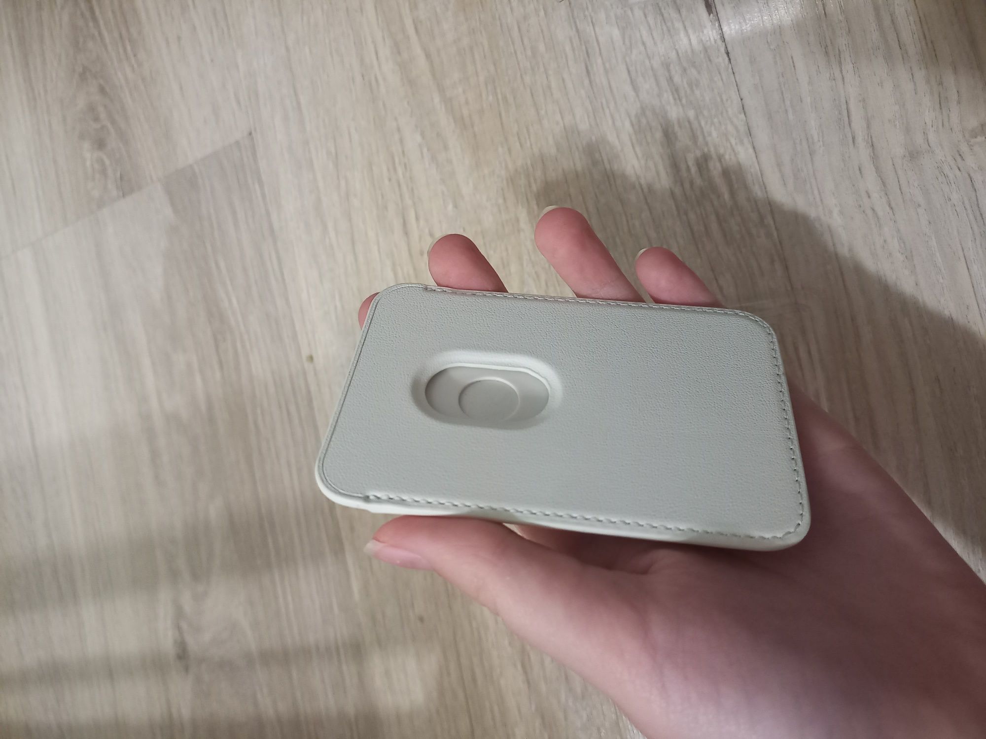 Кожаный кошелёк для карты магнитный для айфонов