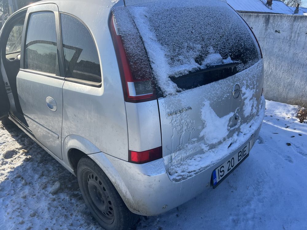 Bara fata! Capota hayon spate Opel Meriva 1,7 cdti 2005