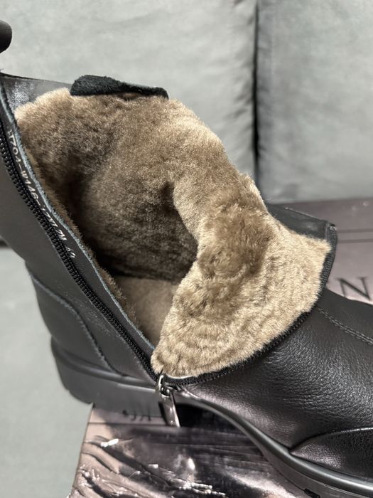 Продам зимние сапоги