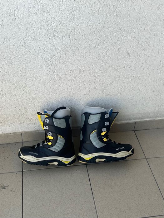 Vând ghete de snowboard 42