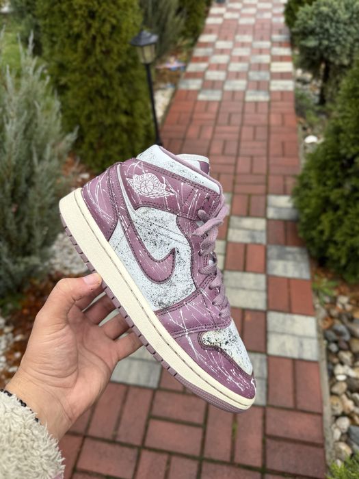 Jordan 1 Mid Custom