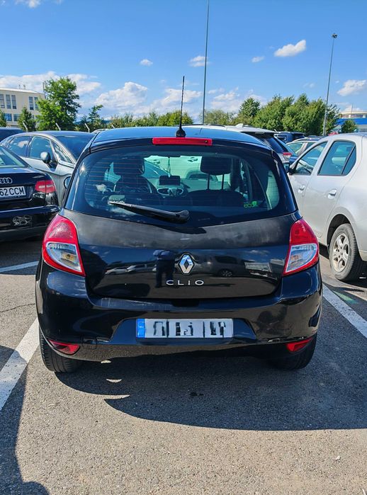 Vand Renault Clio 3, benzina 1.2, 101CP, 2009