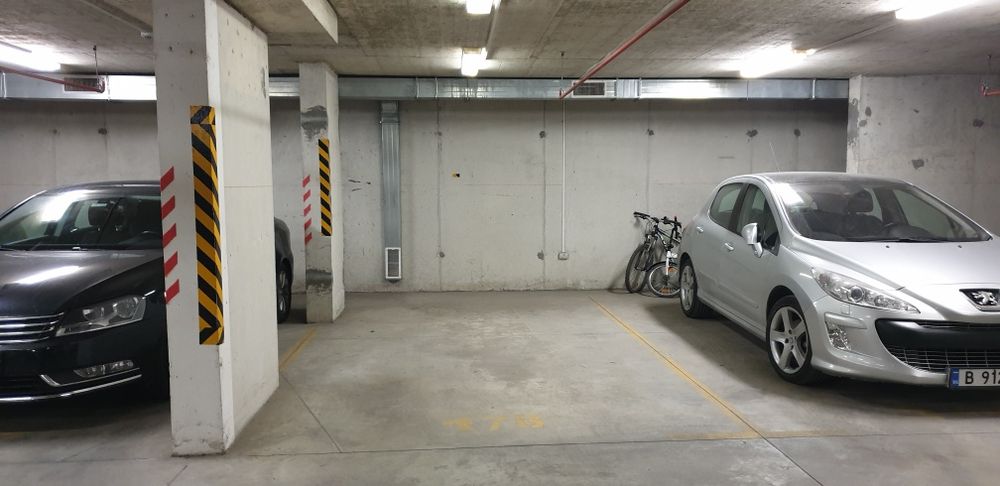 Отдавам закрито паркомясто под наем в комплекс Вива-4