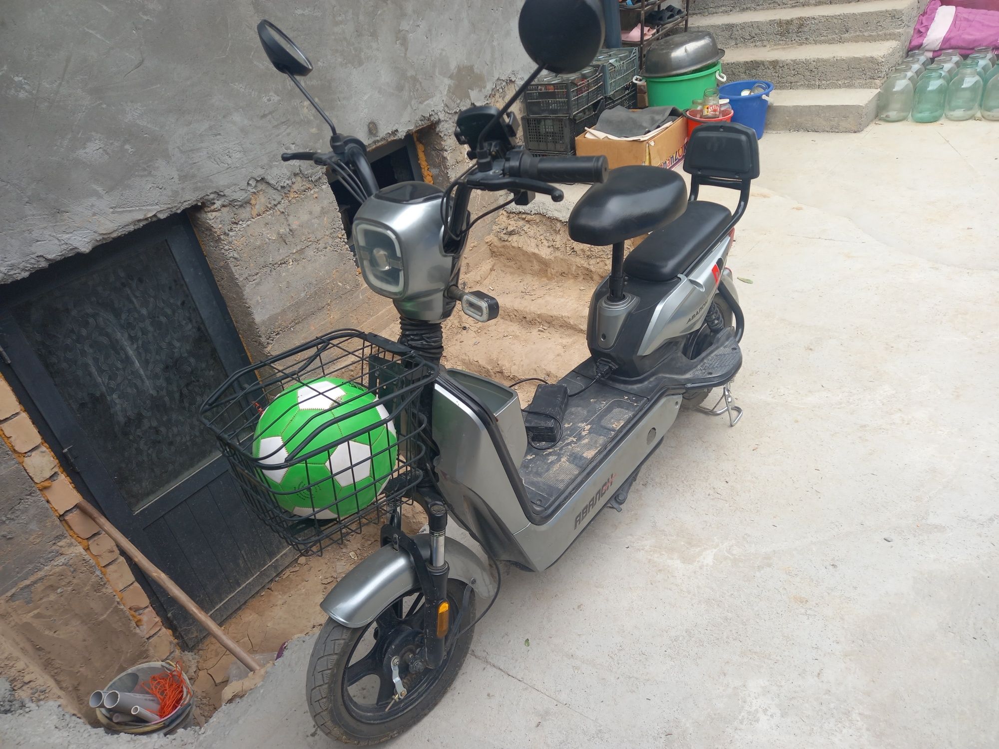 Elektro skuter sotaman